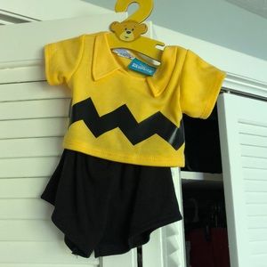 NWT BUILD A BEAR CHARLIE BROWN SET